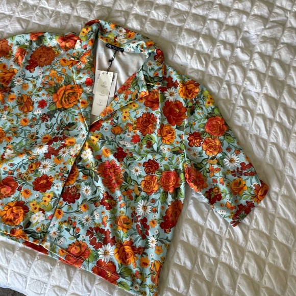 Zara Floral Boxy Button Down Shirt - Picture 4 of 9